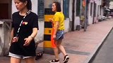 没有门的烧烤店，进去要走窗户