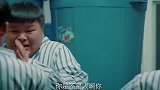 他只是个孩子，为何要这样对他