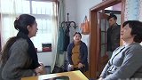 包工头拖欠农民工钱被打，还让人家补偿30万，太欺负人了！