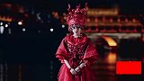 安崎水上惊鸿一舞，一把红伞一块纱巾美到窒息！