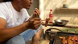 有钱人才吃得起猪肉，大sao一下买五斤铁板烤，吃得满头大汗