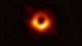 人类首张黑洞照片问世，光“冲洗”就花了两年，打破宇宙认知
