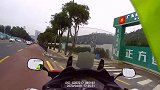 交警拦停改装车
