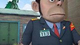 光头强为了躲避城管的驱赶，假扮成韩国人，在车站卖蜂蜜