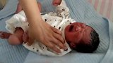 小宝宝这哭声好吓人，真怕一口气没喘过来，看着让人好心疼！