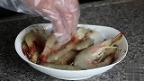 大虾这种做法简单又美味，有点微辣特下饭，一上桌连汤汁都不剩