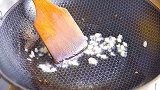 圆白菜孩子不爱吃？试试这样做，好吃易消化，我家经常做