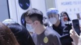 广东广州：粉丝送机引发混乱 樊振东：请允许我做个普通人