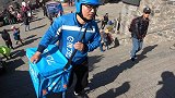爬泰山送外卖的小哥找到了：客户说让送一趟，我就当锻炼身体了