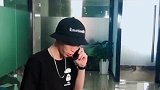 女子突然扇了路人一巴掌，结局太搞笑