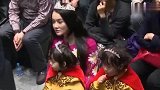 邹市明夫妇甜蜜同框秀恩爱，冉莹颖孕期浮肿的“大脚”惹人心疼