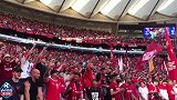 利物浦球员出场热身引爆全场 万达大都会球场看台瞬间沸腾
