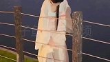 小姐姐穿着汉服翻栏杆网友：衣服限制了她的发挥
