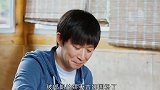 郎朗携娇妻亮相品牌活动，吉娜穿吊带裙大秀身材，五官精致像芭比