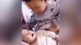 盘点人类幼崽的搞笑瞬间：不愧是大孝子，老父亲吓的目瞪口呆