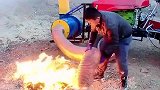 在北方生活这么多年，没见过这种灭火方式，真是让我开眼了！