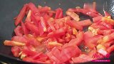 大厨教你西红柿疙瘩汤做法，学会这诀窍，口感劲道，一顿2碗不够