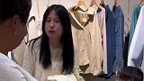 男子带婶娘买衣服营业员一顿操作猛如虎
