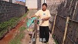 搞笑短剧：靓女下村收废品，遇到奇葩客人！搞得大单货没收成