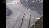 旅游-阿尔卑斯山中冰清玉洁少女峰与阿雷奇冰川