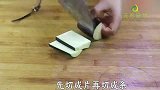 茄子加1块豆腐比肉还香，怎么吃都不腻，开胃又营养！
