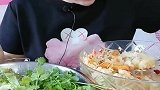 继续吃，蘸酱菜实在是太香了