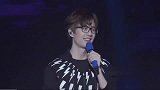 许嵩演唱《素颜》，有点小调皮的感觉，满满的青春回忆