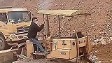 让个道，这老弟腰真好