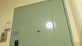 5岁女孩被亲妈锁进行李箱2小时 浑身是伤送医抢救无效死亡