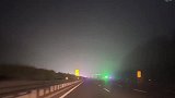 射程长达2公里！我国的高速公路上，为何要发出晃眼的激光束？