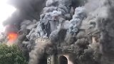 武汉百年老建筑发生大火：火情已控制 暂无伤亡
