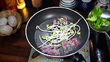炒豆芽怎么炒好吃又简单，简单又好吃的牛肉炒豆芽，超级开胃