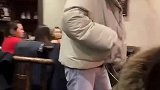 全都把他当作是路人了？