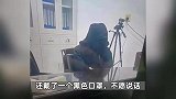 网曝大一女生跳江身亡生前疑遭网暴，多人给她发辱骂信息，警方介入