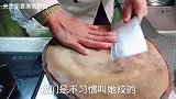 青椒肉丝放油和水你就错了,难怪不嫩发柴,看饭店大厨的无油操作
