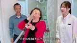 大哥这糗出的，给后面的“小鸡”都快笑坏了！