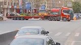 这才是真正的高手在民间，不愧是开A2挂车的，太牛了
