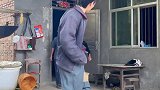 农村搞笑段子，猴子真的是欠揍