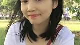 小姐姐的身材一般，但很有自信不是吗