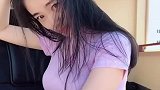 女友刚洗过头秀美的自拍，柔顺秀发真的好美