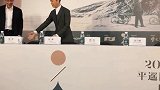 一个小动作，能看出来张绎的谦逊礼让！