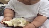 宝宝这面包都糊了,不能吃,走你