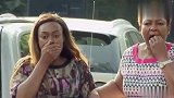 男子钱包掉了被路人提醒，结果没留神掉进坑里