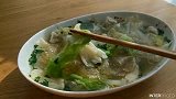 打卡第一天，大家一起好好吃饭呢！今日份美食，鲜肉馄饨土豆宽粉