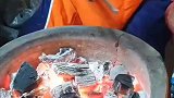 这是什么情况啊？怎么这饼越烤越大了？