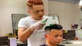 花了染头发，大家看看美发师这技术，打几顿比较好