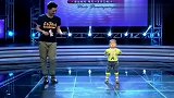 三岁萌娃张俊豪表演《隐形的翅膀》，太可爱了，姜桂成稀罕坏了