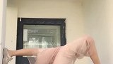 厉害了我的妹子，一字马表演真是精彩，值得点赞