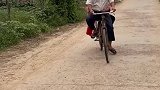 老公带我兜风去了