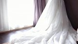 听说这是一件价值6万的婚纱